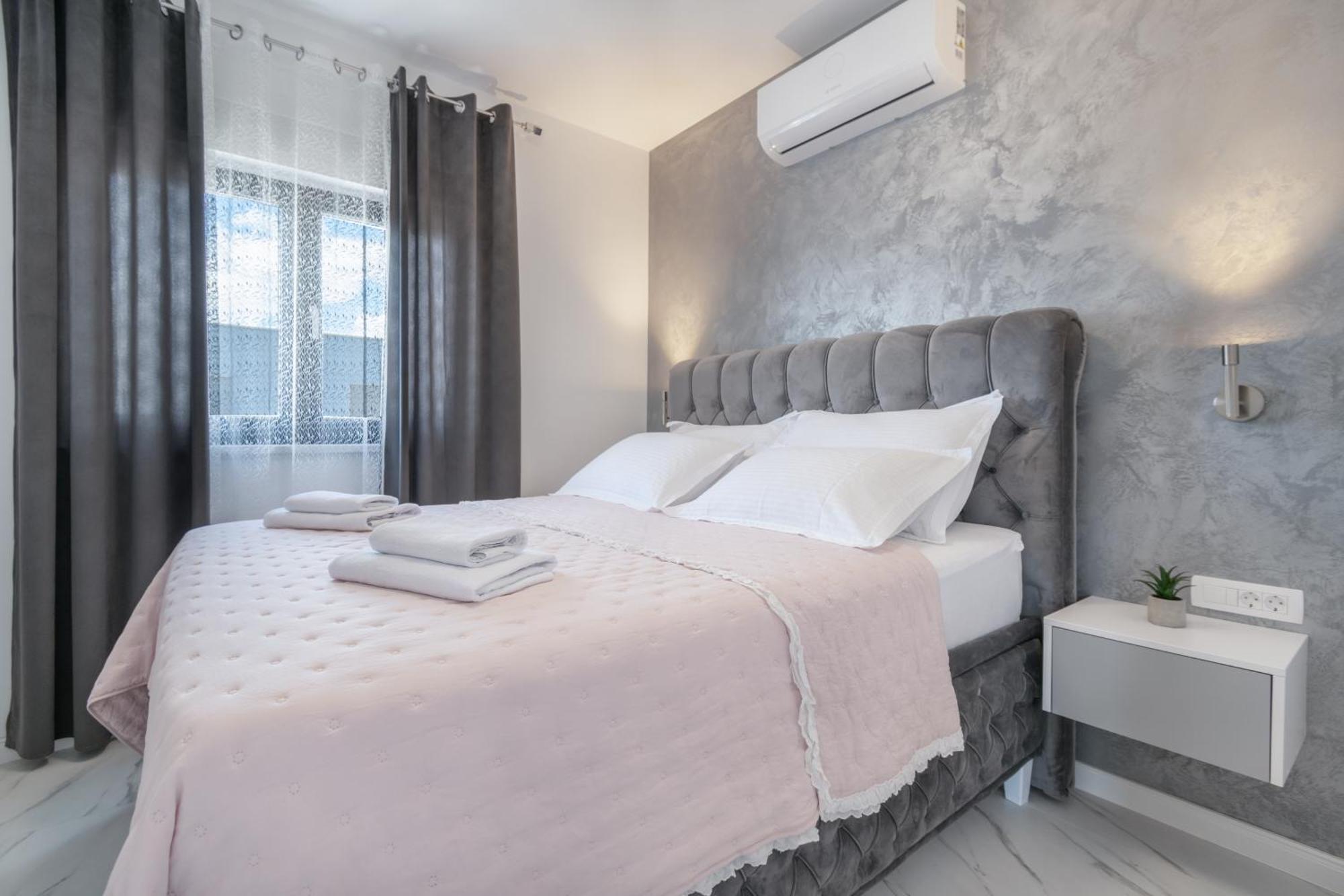 Ferienwohnung Lux Penthouse Panoramic View With Jacuzzi Makarska Exterior foto